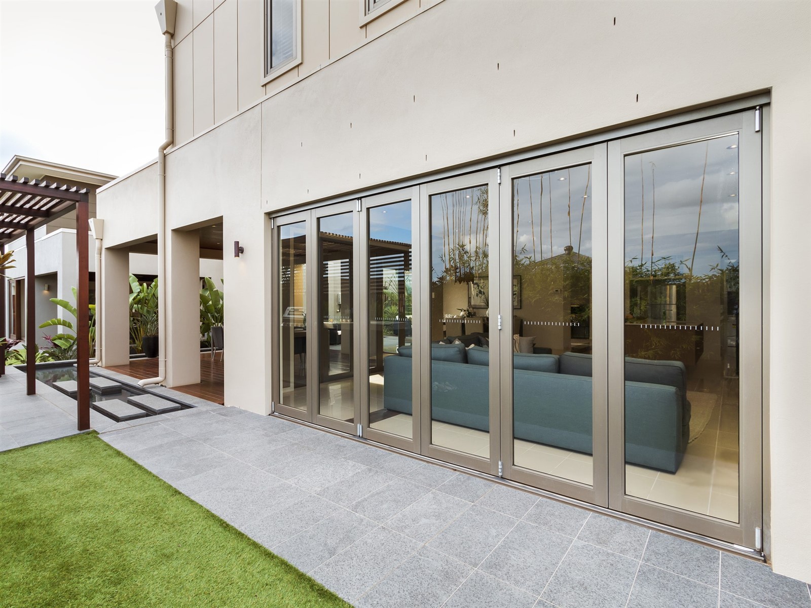 YY aluminum folding doors YY aluminum folding doors